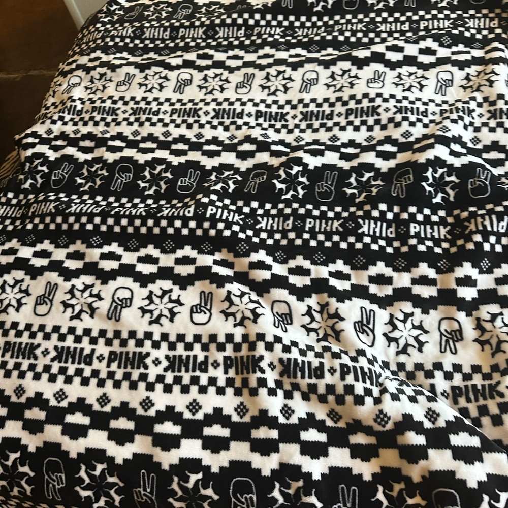 Victoria's Secret PINK Black and White Knit Blanket